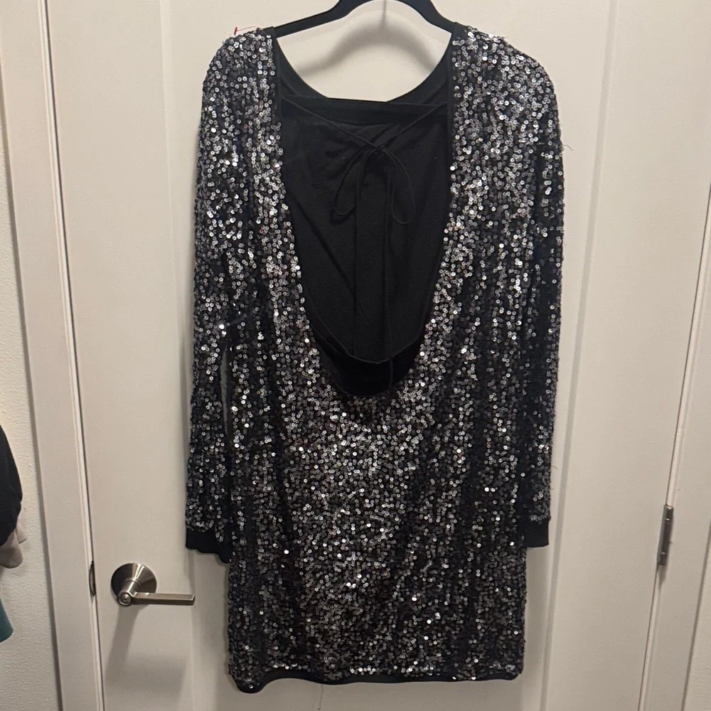 🆕Free People Long Sleeve Sequin Backless Dress. L. NWOT!💥 - Picture 2 of 7
